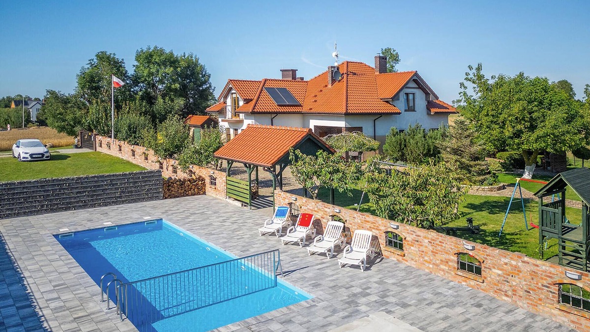 Darlowo House | Nice home in Darlowo with WiFi