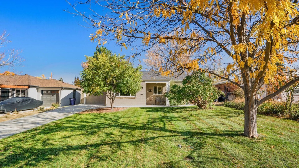 Montclair House | Nice Home in Desirable Neighborhood with HUGE private backyard