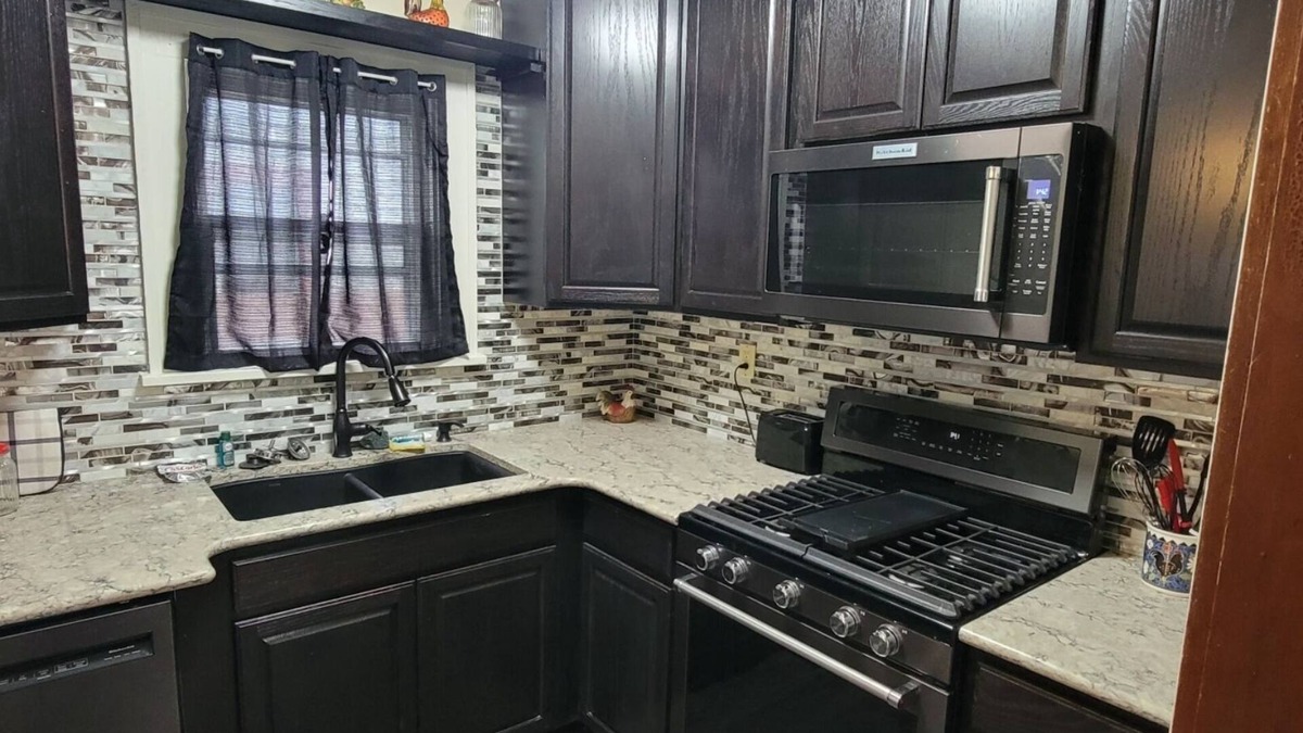 Torrington House | Nice home in downtown 1 block from theater