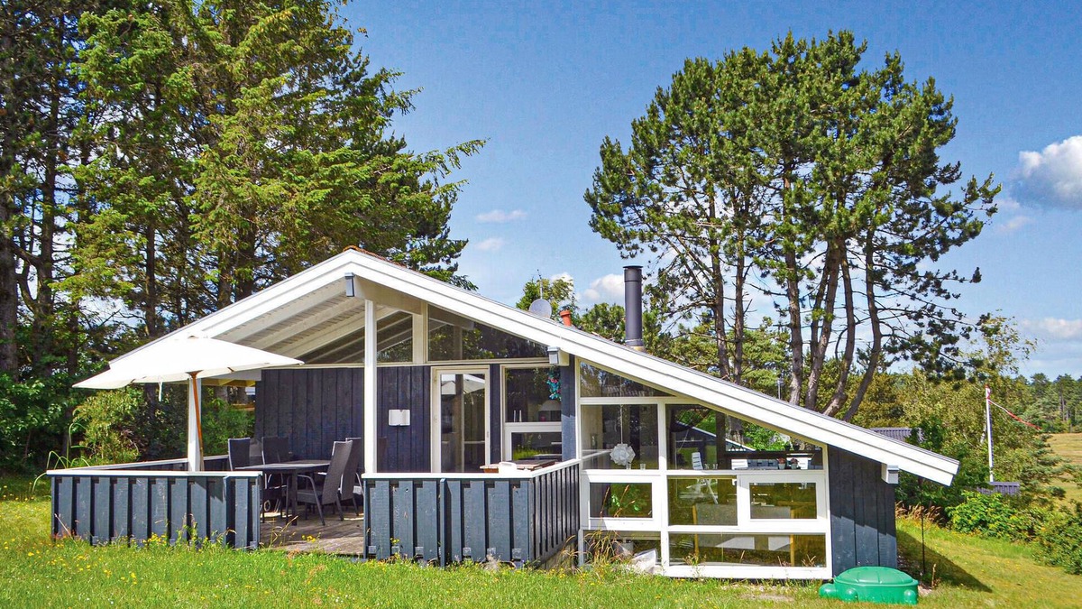 Egsmark Strand House | Nice home in Ebeltoft with WiFi