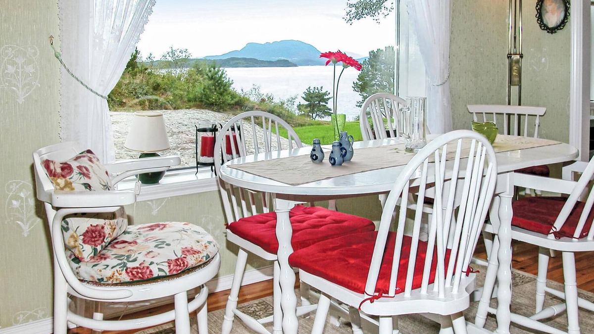 Etne House | Nice home in Etne with house sea view