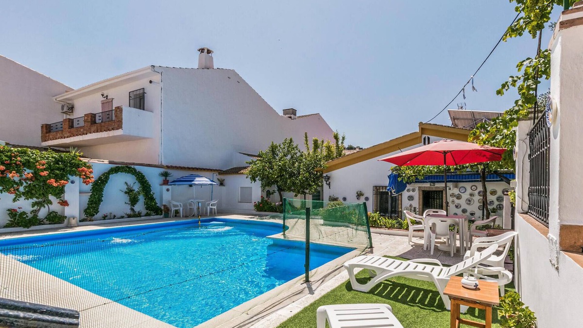 Fuente-Tojar House | Nice home in Fuente Tojar with WiFi