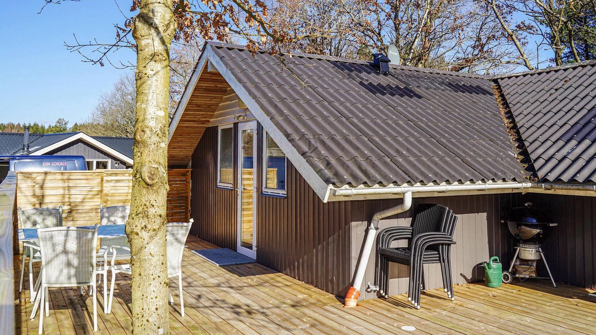 Skygge House | Nice home in Give with WiFi