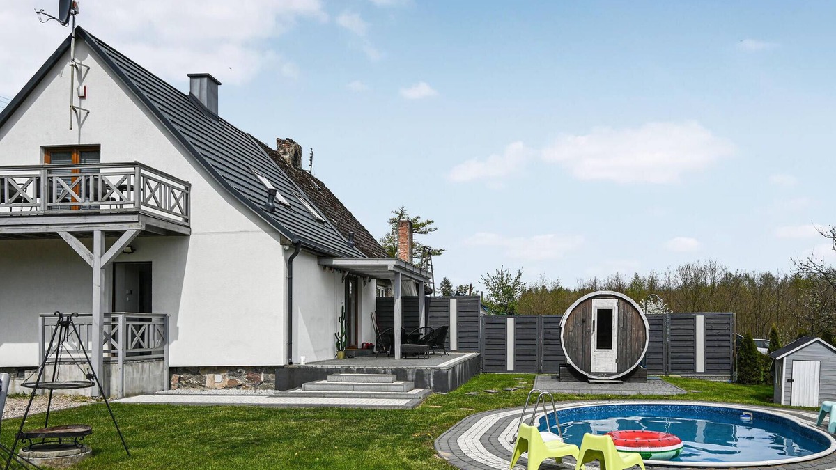 Choczewo House | Nice home in Gniewino with kitchen