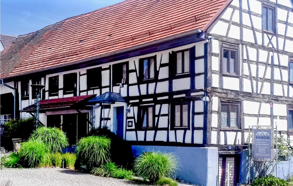 Randegg House | Nice Home In Gottmadingen With Wifi