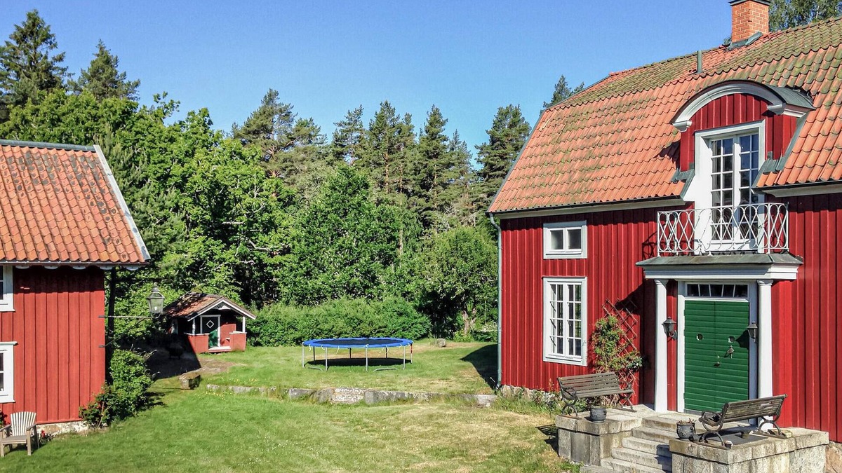 Gusum House | Nice home in Gusum with lake view