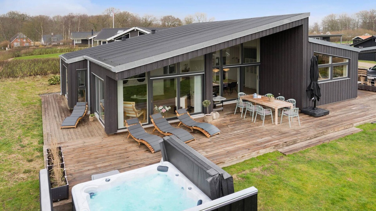 Kelstrup House | Nice home in Haderslev with kitchen