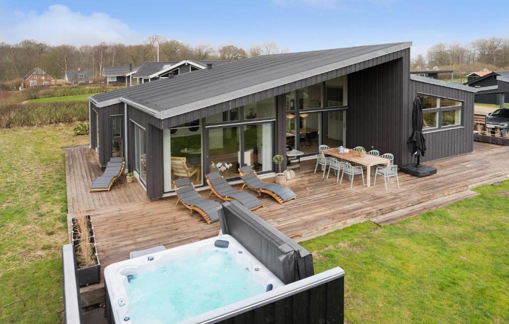 Kelstrup House | Nice Home In Haderslev With Kitchen