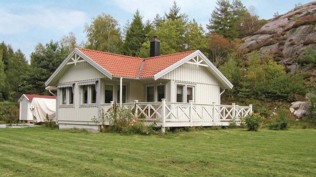 Hjaelteby House | Nice home in Hjälteby