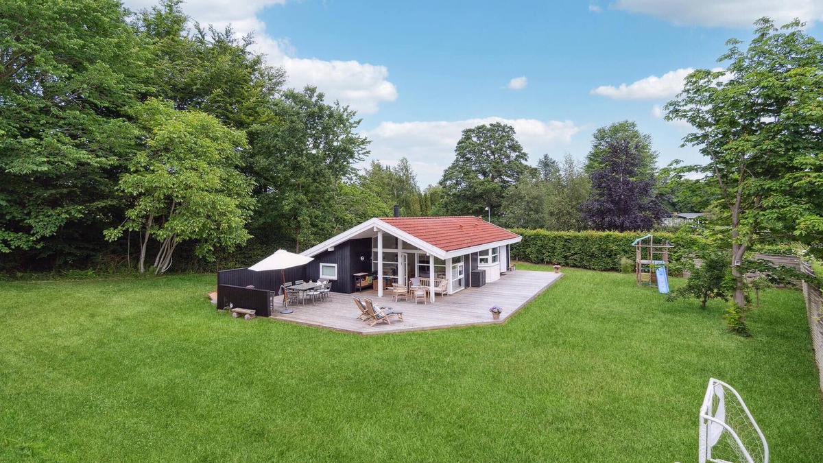 Hornbaek House | Nice home in Hornbæk with WiFi