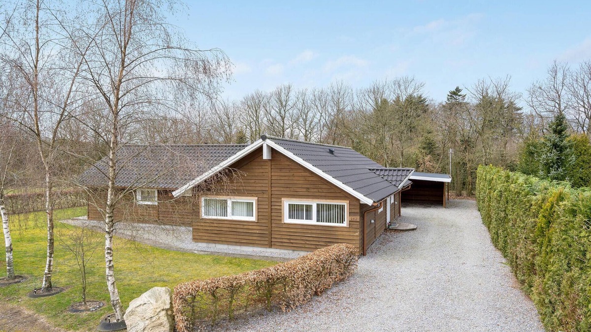 Hovborg House | Nice home in Hovborg with kitchen