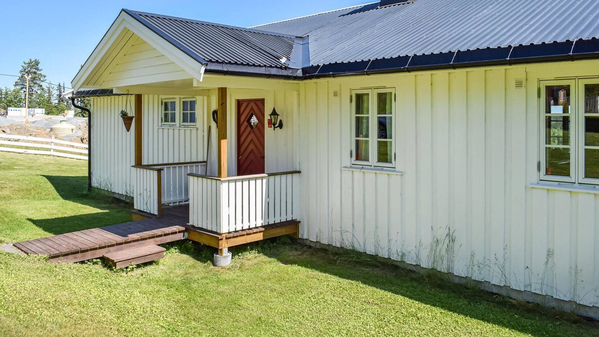 Gjovik House | Nice home in Hunndal with lake view