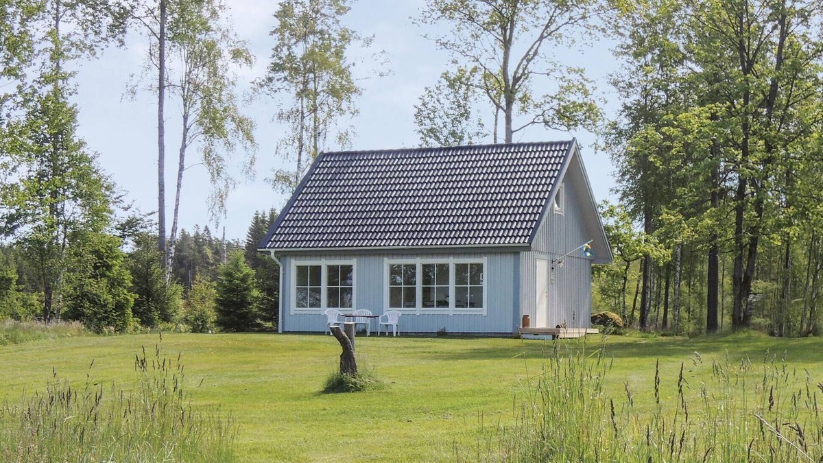 Hyltebruk House | Nice home in Hyltebruk with lake view