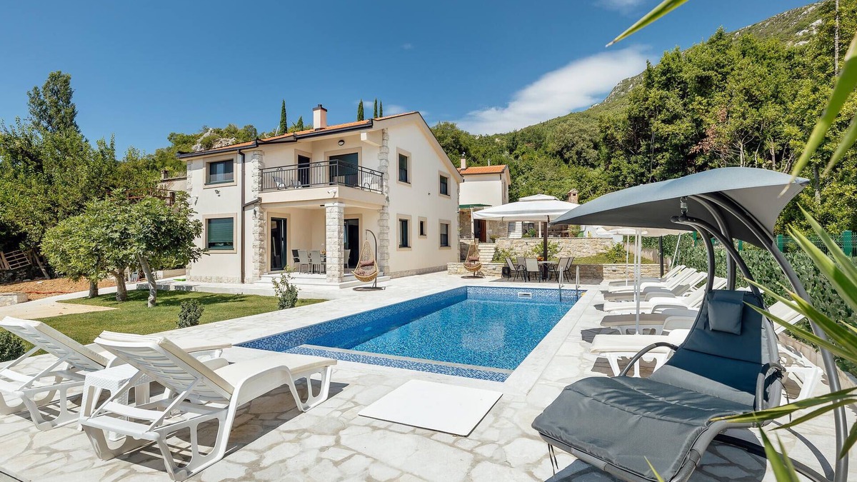 Mojdez House | Nice home in Igalo with house sea view