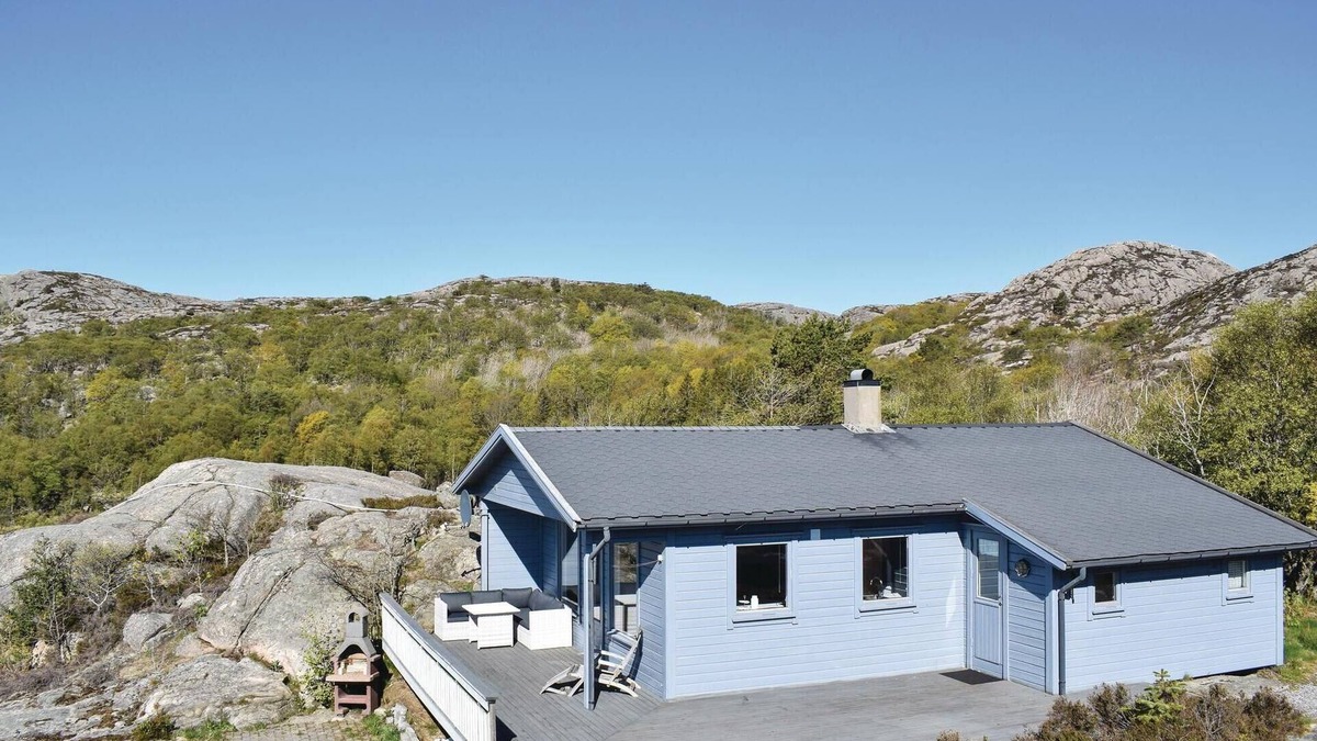 Lindesnes House | Nice home in Lindesnes with kitchen