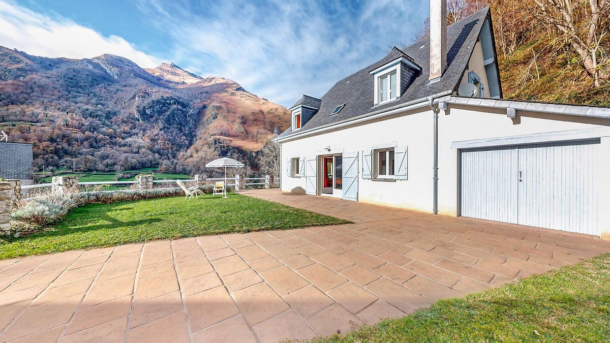 Louvie-Soubiron House | Nice home in Louvie-Soubiron