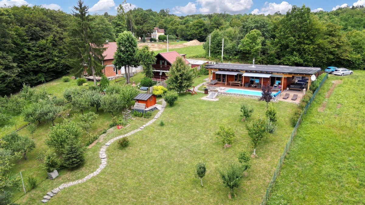 Rakov Potok House | Nice home in Rakov Potok with WiFi