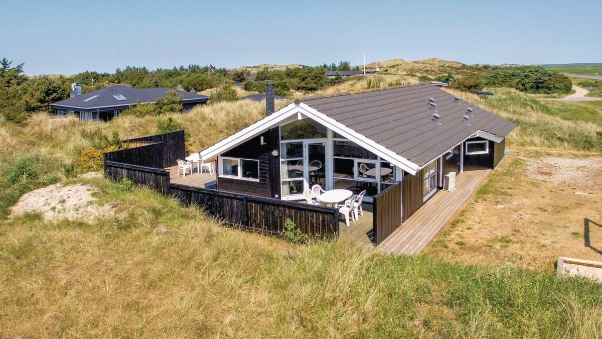 Houvig Strand House | Nice home in Ringkøbing with sauna