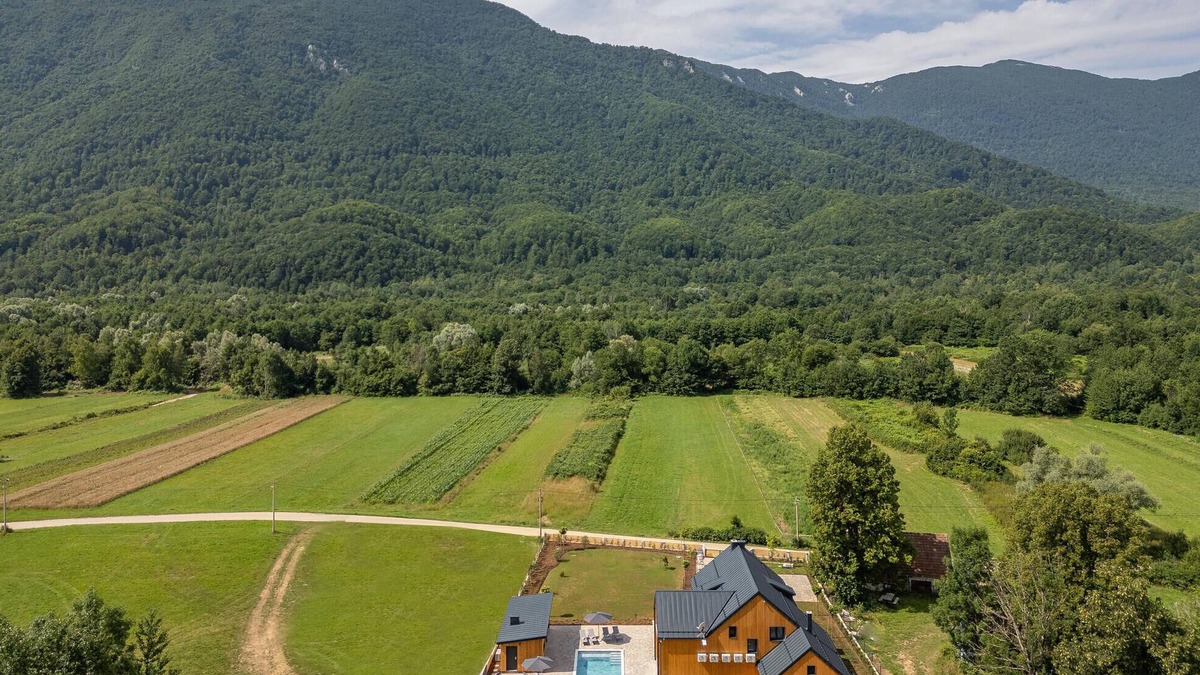 Brusane House | Nice home in Rizvanusa with sauna