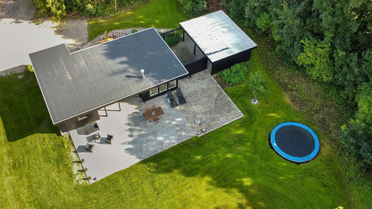 Ronbjerg House | Nice home in Roslev with kitchen