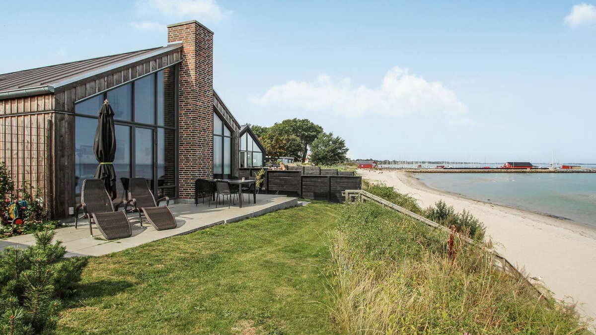 Samsø House | Nice home in Samsø with house sea view