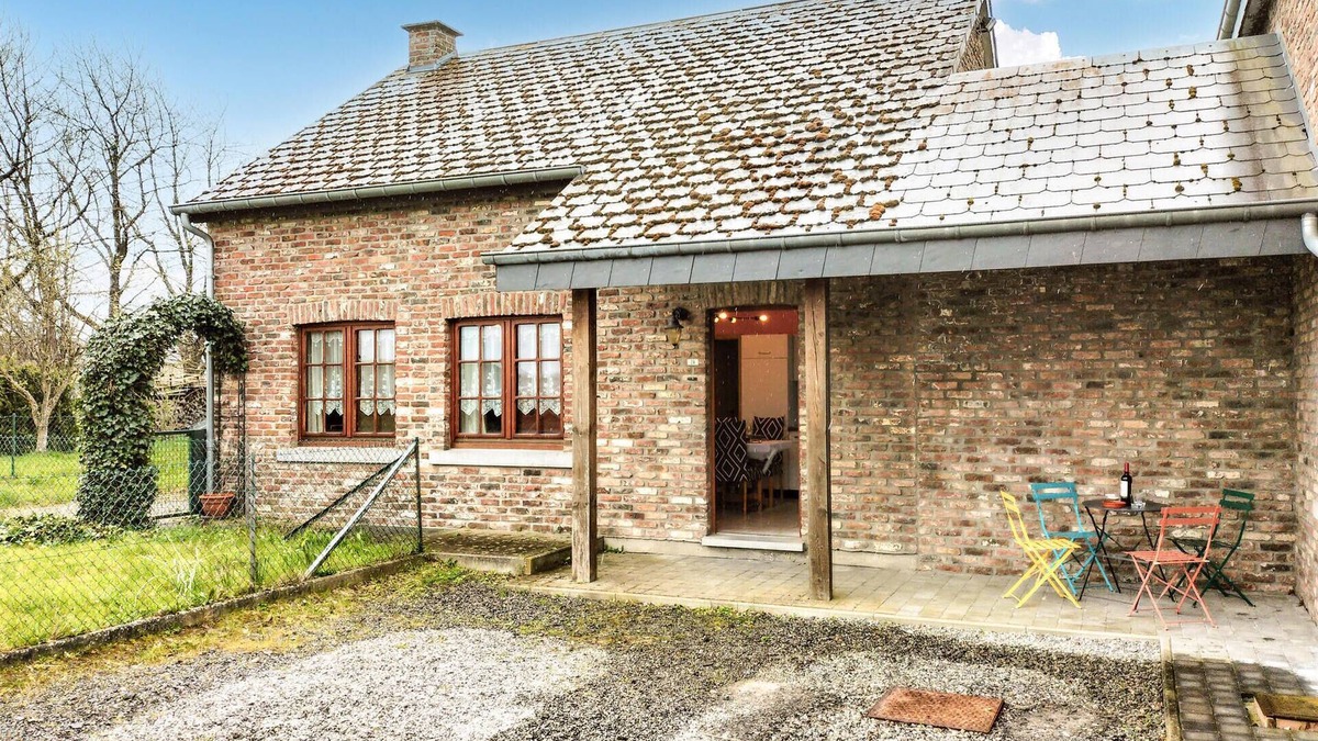 Somme-Leuze House | Nice home in Somme-Leuze with WiFi