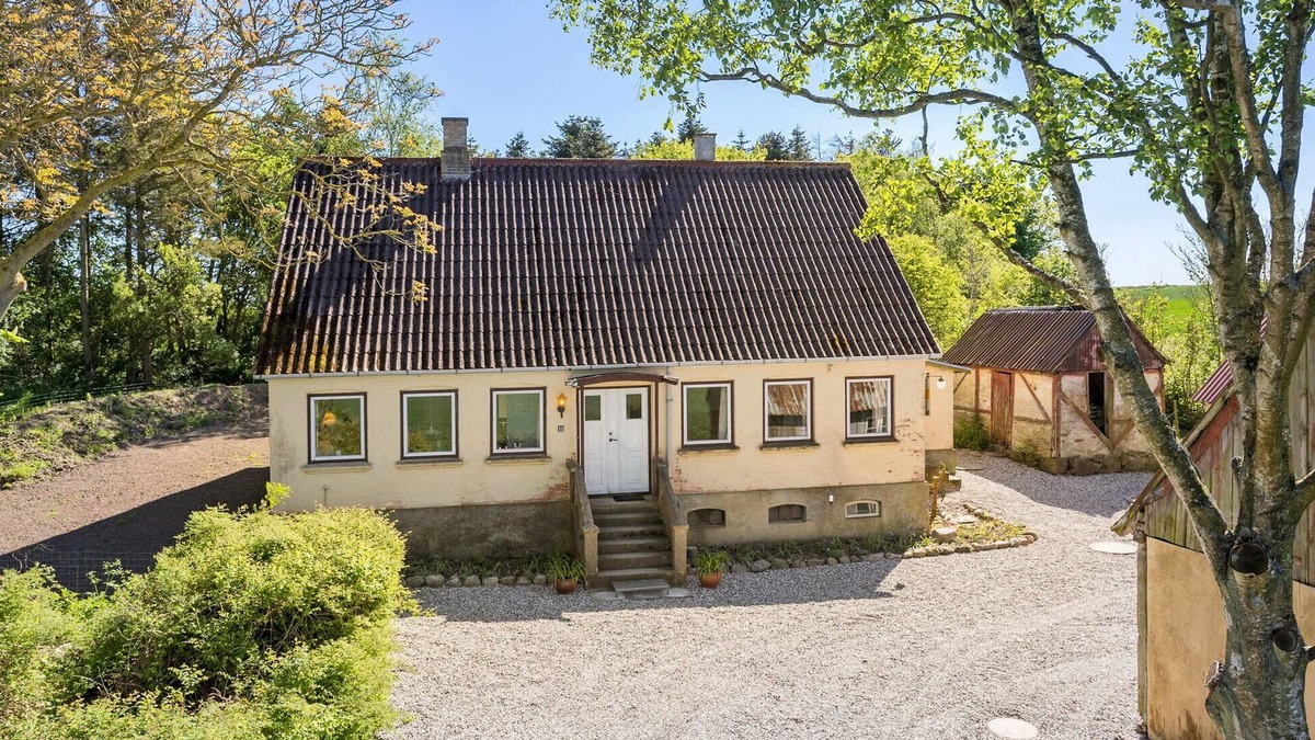 Emmerbølle House | Nice home in Tranekær with kitchen