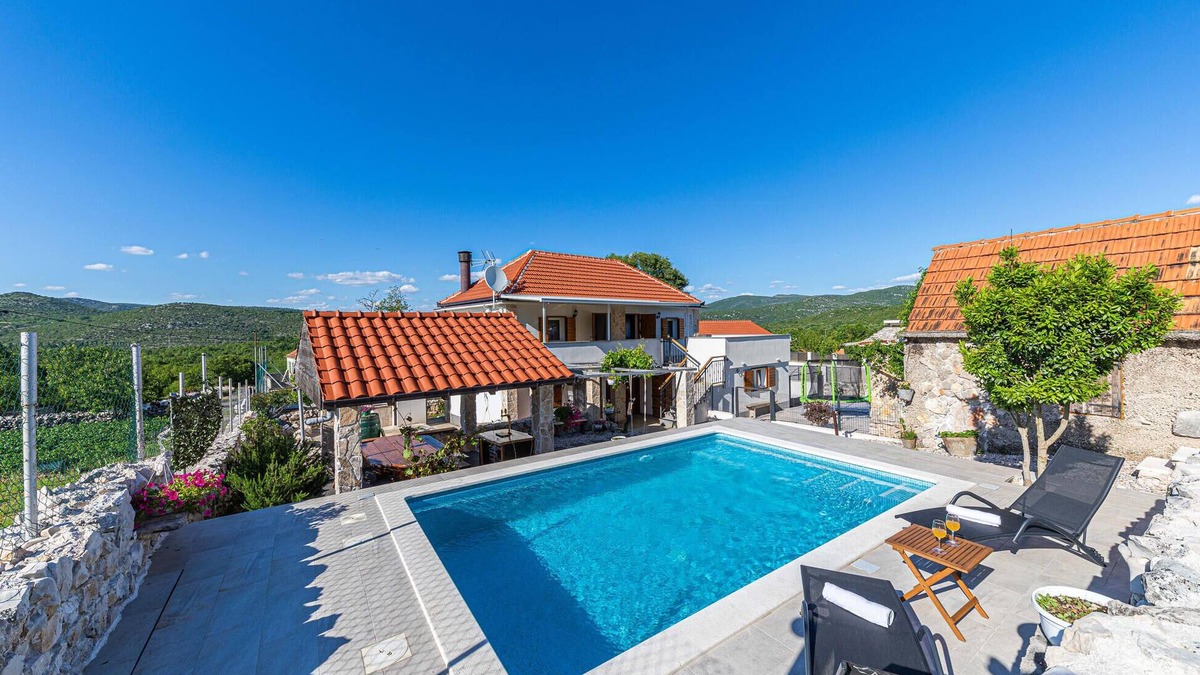 Trolokve House | Nice home in Trolokve