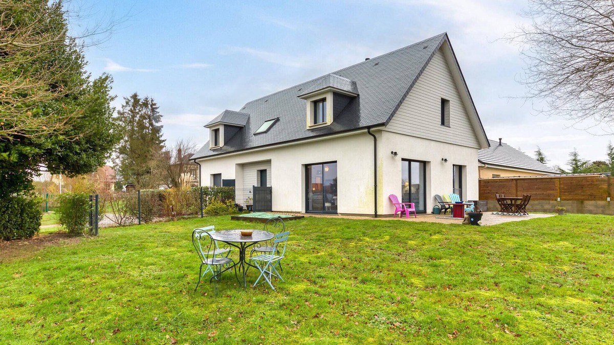 Venon House | Nice home in Venon with WiFi