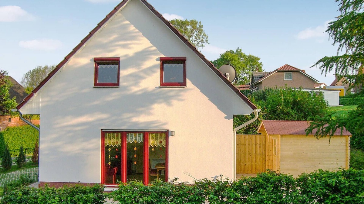 Wohlenberg House | Nice home in Wohlenberg with kitchen