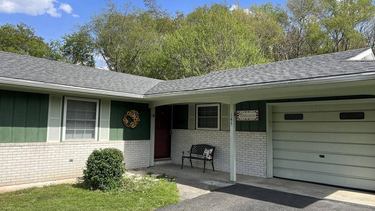 Tazewell House | Nice home under 3 min. to the Back of the Dragon Center & downtown Tazewell.