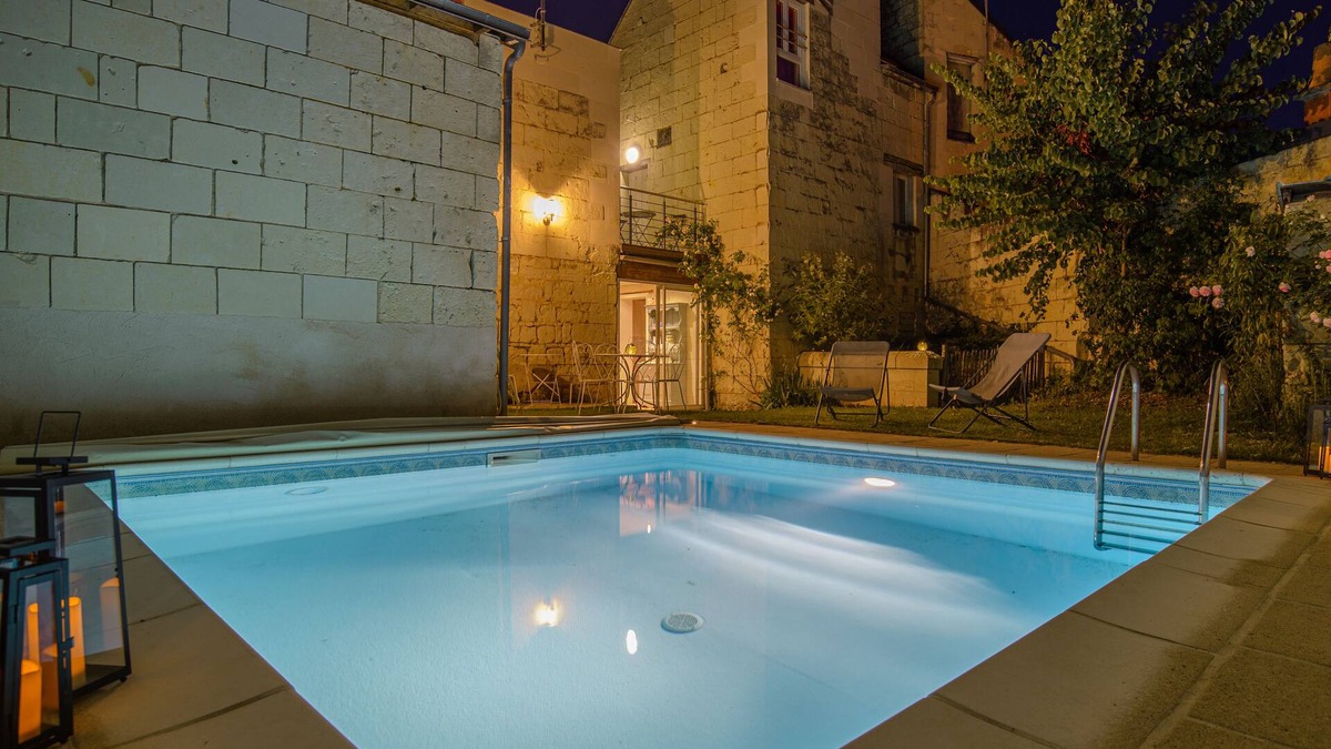 Fontevraud-l'Abbaye House | Nice house with pool in the heart of the village