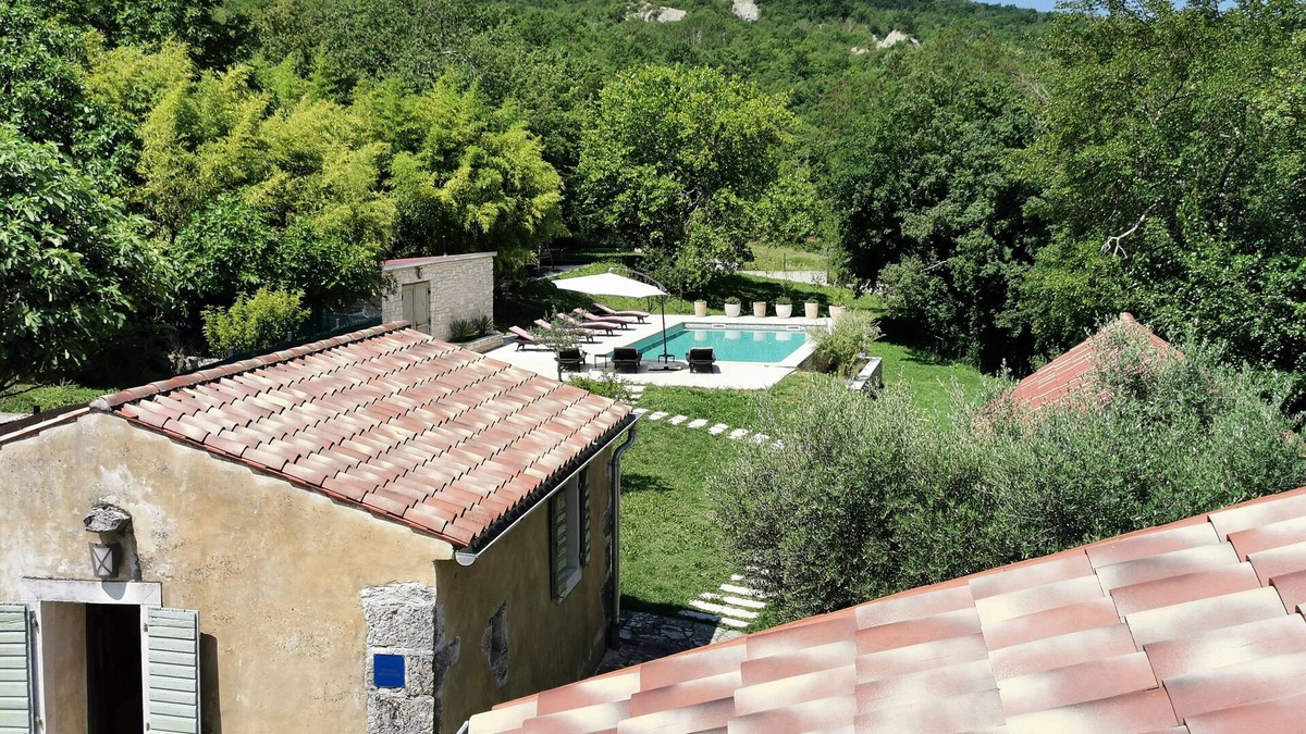 Pican Villa | Nice house with pool and jacuzzi surrounded by nature