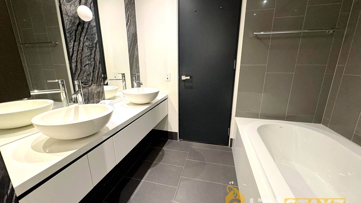 City West Apartment | Nice in New Acton - 2bd 2bth Apt