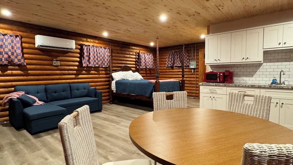 Cambridge Cabin | Nice log cabin on back country road with peace, quiet and the amenities of home
