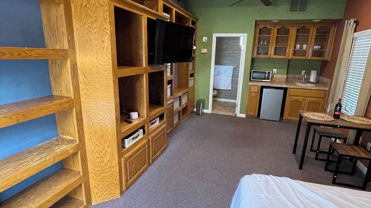 River Oaks House | Nice place to stay if you don’t want to to deal with Hotels rooms