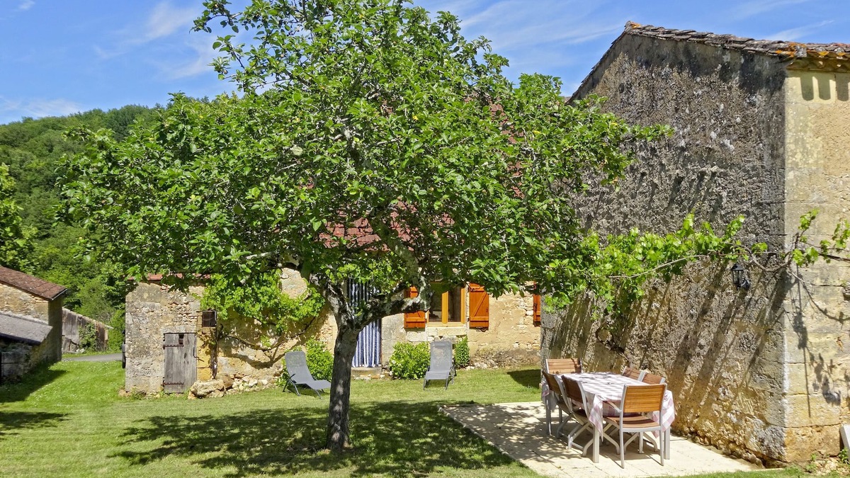 Bayac House | Nice, renovated house in the Dordogne, near Lalinde, Couze and Beaumont.