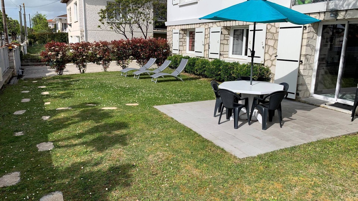 Saint-Georges-de-Didonne Apartment | Nice rent with garden near the beach and city centre