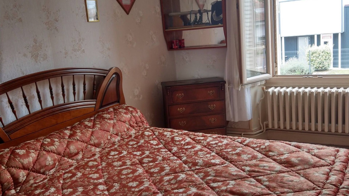 Romilly-sur-Seine House | Nice room close to shops