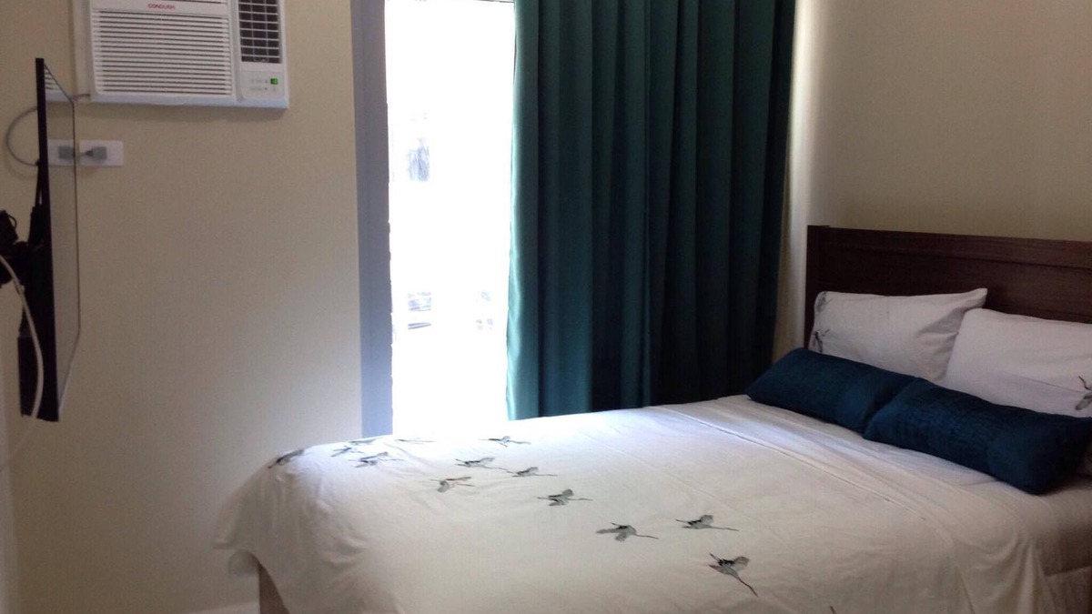 Salcedo Village Condo | Nice Salcedo Makati Studio apartment 19N