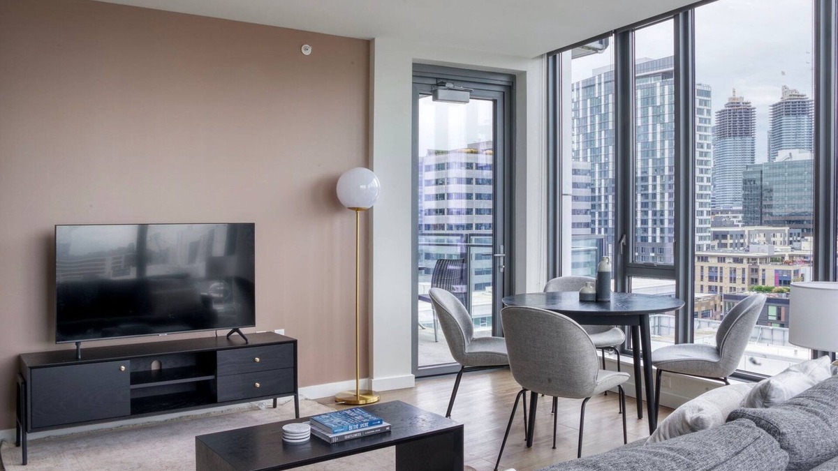 South Lake Union Apartment | Nice South Lake Union 2BR w/Gym & Roof, nr downtown, by Blueground