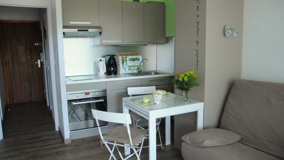 Plaine de la Brague Apartment | Nice studio. Beautiful location. Nearby sea. Private parking. Swim.Pool. Tennis