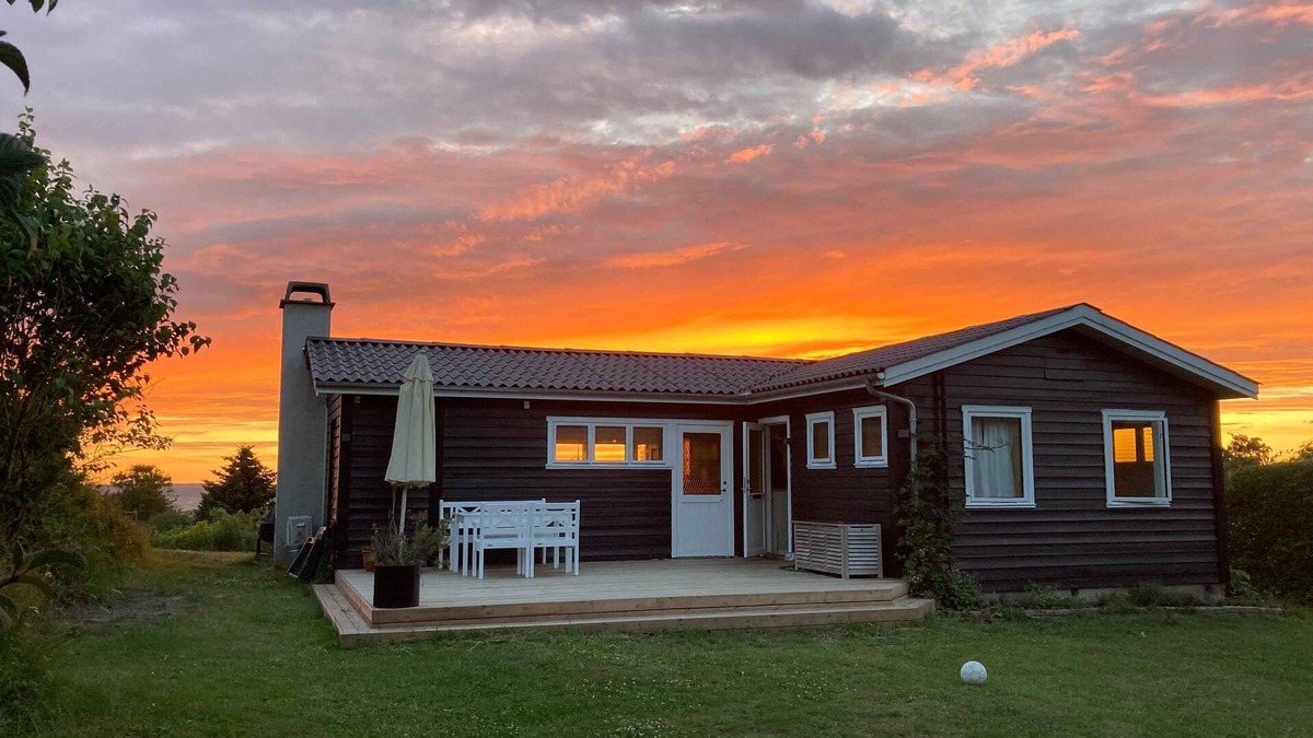 Jægerspris House | Nice summer house with sea view