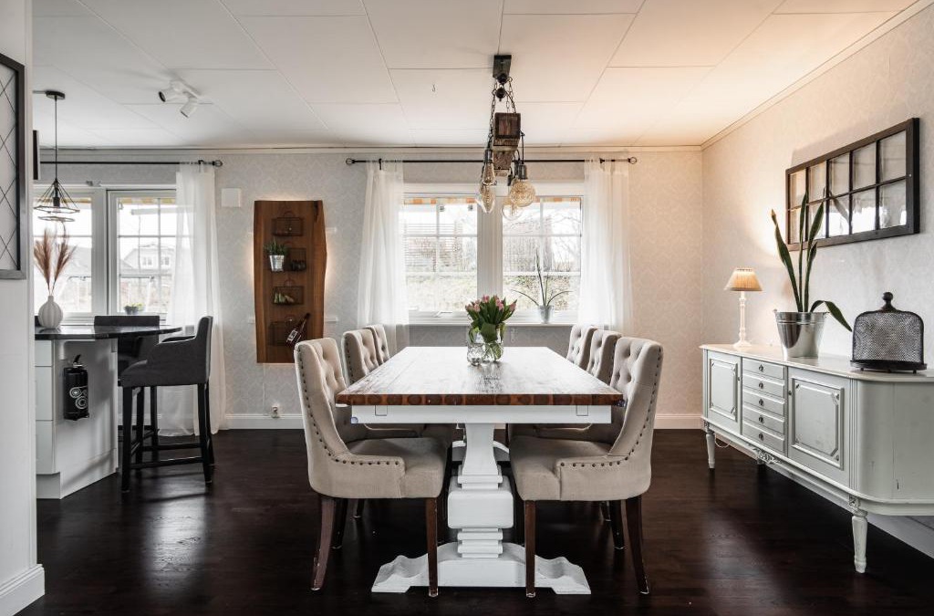 Aryd House | Nice Villa near Lake! Free boat, sauna and big garden!
