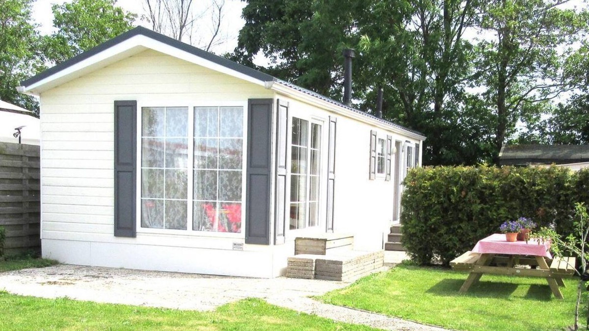 Sint Maarten House | Nice vintage chalet with free WIFI and a lovely garden! (sun all day + shaded areas)