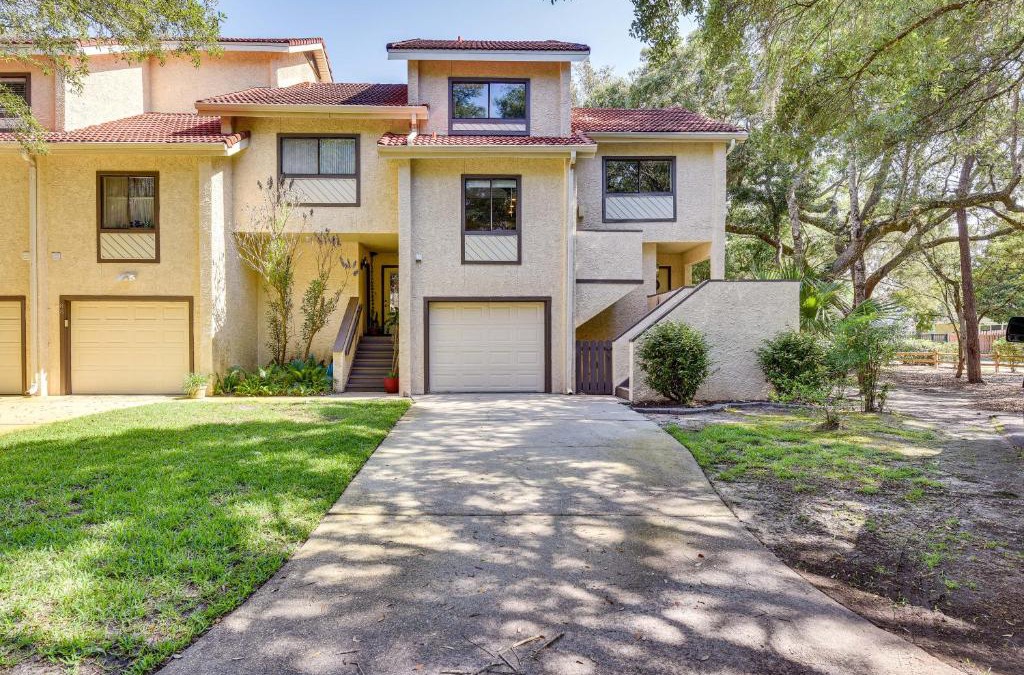 Niceville House | Niceville Retreat with Boat Dock, Golf Course and Pool
