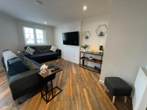Irvine House | Niche View