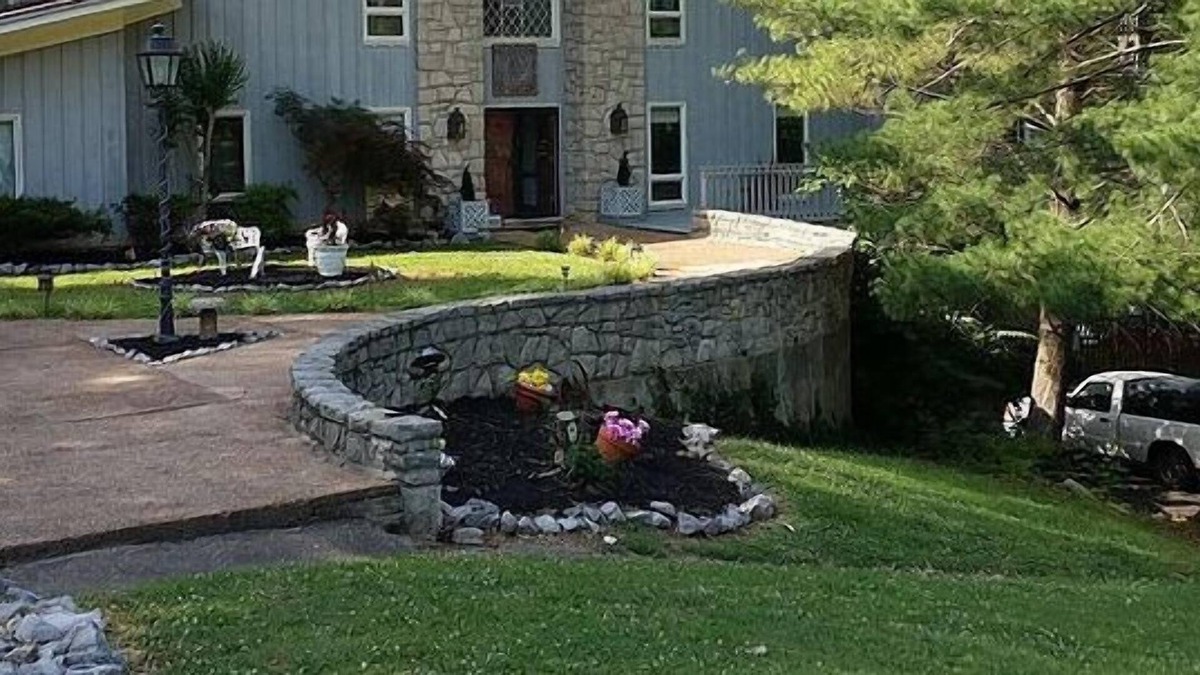 Cadiz House | Nichol Lodge located on Scenic Lake Barkley