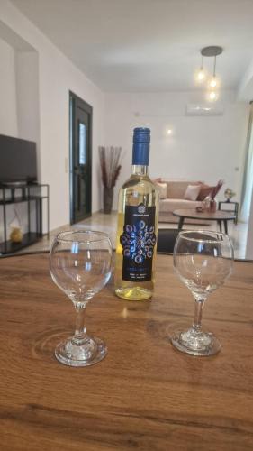 Moschato-Tavros Apartment | Nicole House