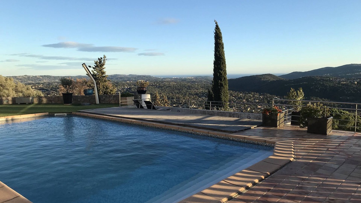 Cabris Apartment | Nid D'aigle - Chambre Avec vue à 180° sur la mer le Tanneron et de L'estérel